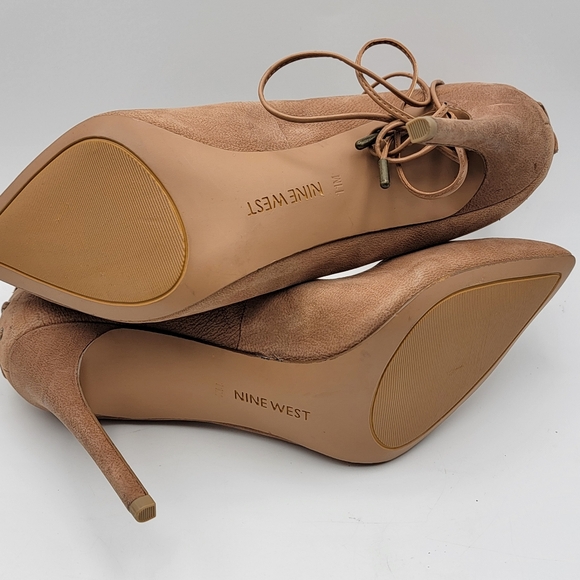NWT! Tan Suede Women\'s‎ Stiletto Heels SIZE 11. #1508